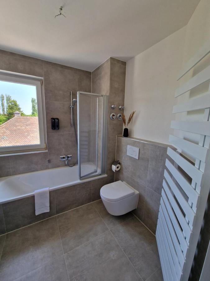 C4S Come4Stay Altoetting - 3-Zi Whg I Zentrale Lage I Parkplatz I Balkon I Wifi I Smarttv I 1 Kingsize, 1 Queensize Bett I Office Arbeitsplatz I Wohnbereich Mit Couch Und Essbereich I Voll Ausgestattete Kueche I Nespresso Exteriér fotografie