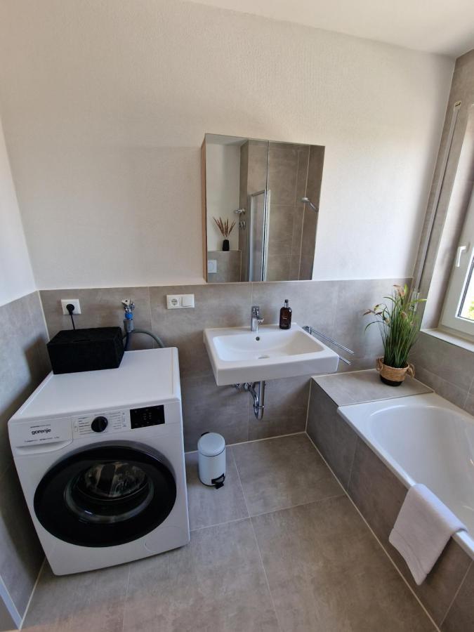 C4S Come4Stay Altoetting - 3-Zi Whg I Zentrale Lage I Parkplatz I Balkon I Wifi I Smarttv I 1 Kingsize, 1 Queensize Bett I Office Arbeitsplatz I Wohnbereich Mit Couch Und Essbereich I Voll Ausgestattete Kueche I Nespresso Exteriér fotografie