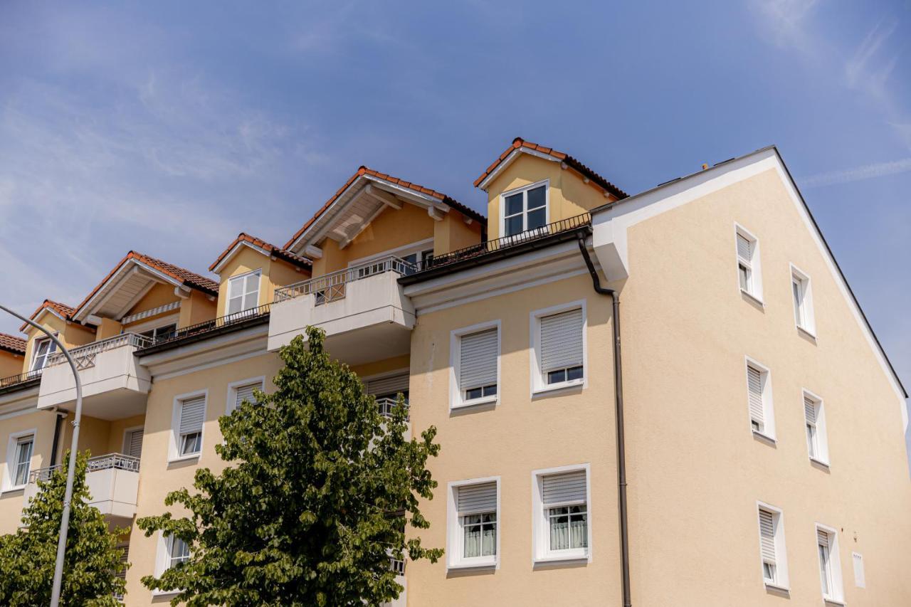 C4S Come4Stay Altoetting - 3-Zi Whg I Zentrale Lage I Parkplatz I Balkon I Wifi I Smarttv I 1 Kingsize, 1 Queensize Bett I Office Arbeitsplatz I Wohnbereich Mit Couch Und Essbereich I Voll Ausgestattete Kueche I Nespresso Exteriér fotografie