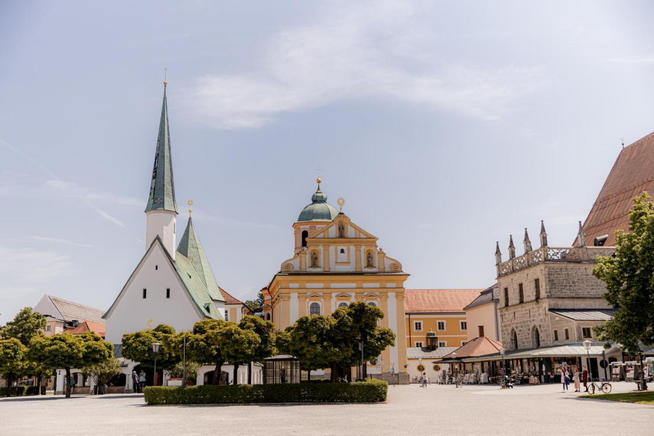 C4S Come4Stay Altoetting - 3-Zi Whg I Zentrale Lage I Parkplatz I Balkon I Wifi I Smarttv I 1 Kingsize, 1 Queensize Bett I Office Arbeitsplatz I Wohnbereich Mit Couch Und Essbereich I Voll Ausgestattete Kueche I Nespresso Exteriér fotografie