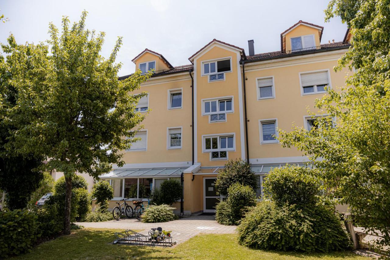 C4S Come4Stay Altoetting - 3-Zi Whg I Zentrale Lage I Parkplatz I Balkon I Wifi I Smarttv I 1 Kingsize, 1 Queensize Bett I Office Arbeitsplatz I Wohnbereich Mit Couch Und Essbereich I Voll Ausgestattete Kueche I Nespresso Exteriér fotografie