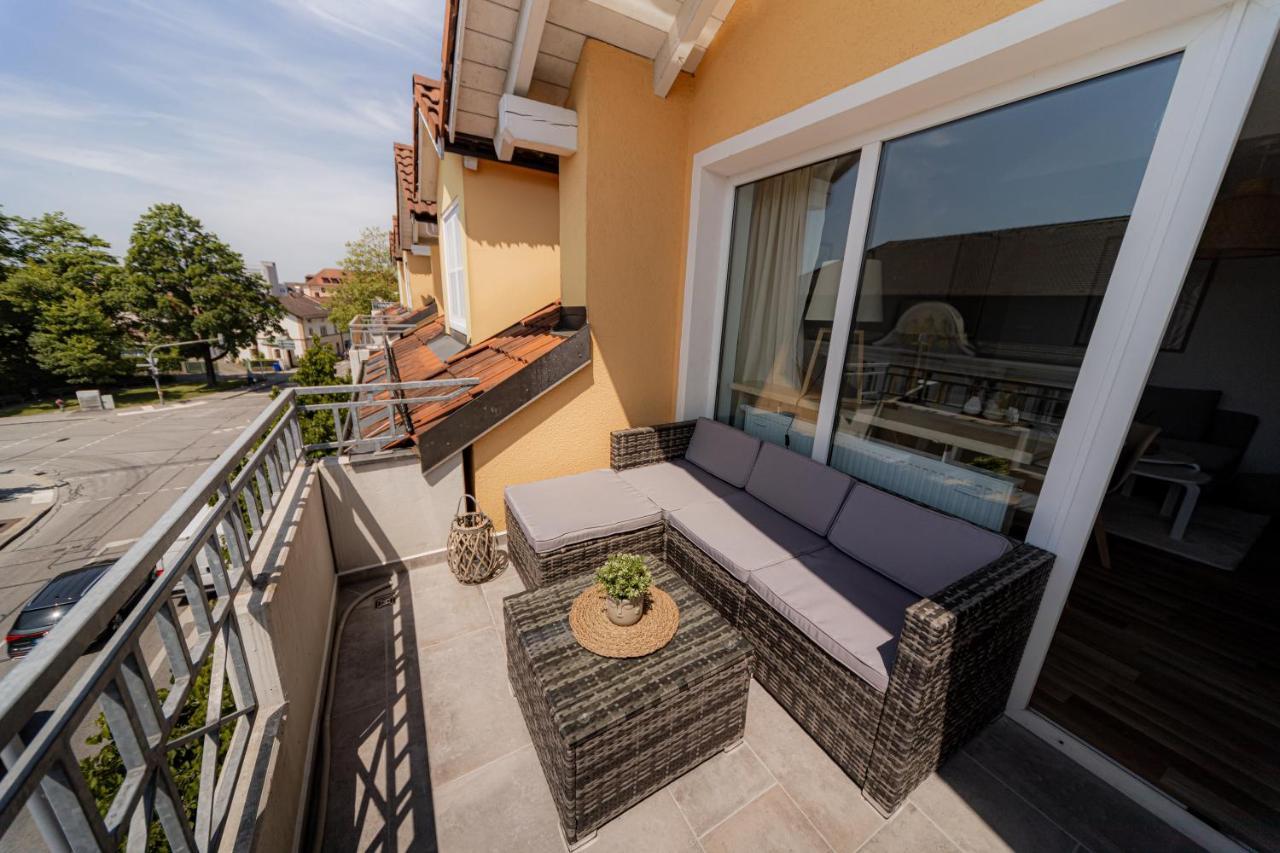 C4S Come4Stay Altoetting - 3-Zi Whg I Zentrale Lage I Parkplatz I Balkon I Wifi I Smarttv I 1 Kingsize, 1 Queensize Bett I Office Arbeitsplatz I Wohnbereich Mit Couch Und Essbereich I Voll Ausgestattete Kueche I Nespresso Exteriér fotografie