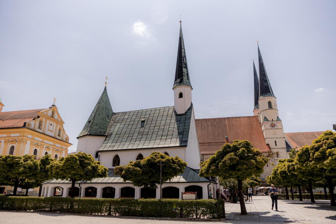 C4S Come4Stay Altoetting - 3-Zi Whg I Zentrale Lage I Parkplatz I Balkon I Wifi I Smarttv I 1 Kingsize, 1 Queensize Bett I Office Arbeitsplatz I Wohnbereich Mit Couch Und Essbereich I Voll Ausgestattete Kueche I Nespresso Exteriér fotografie