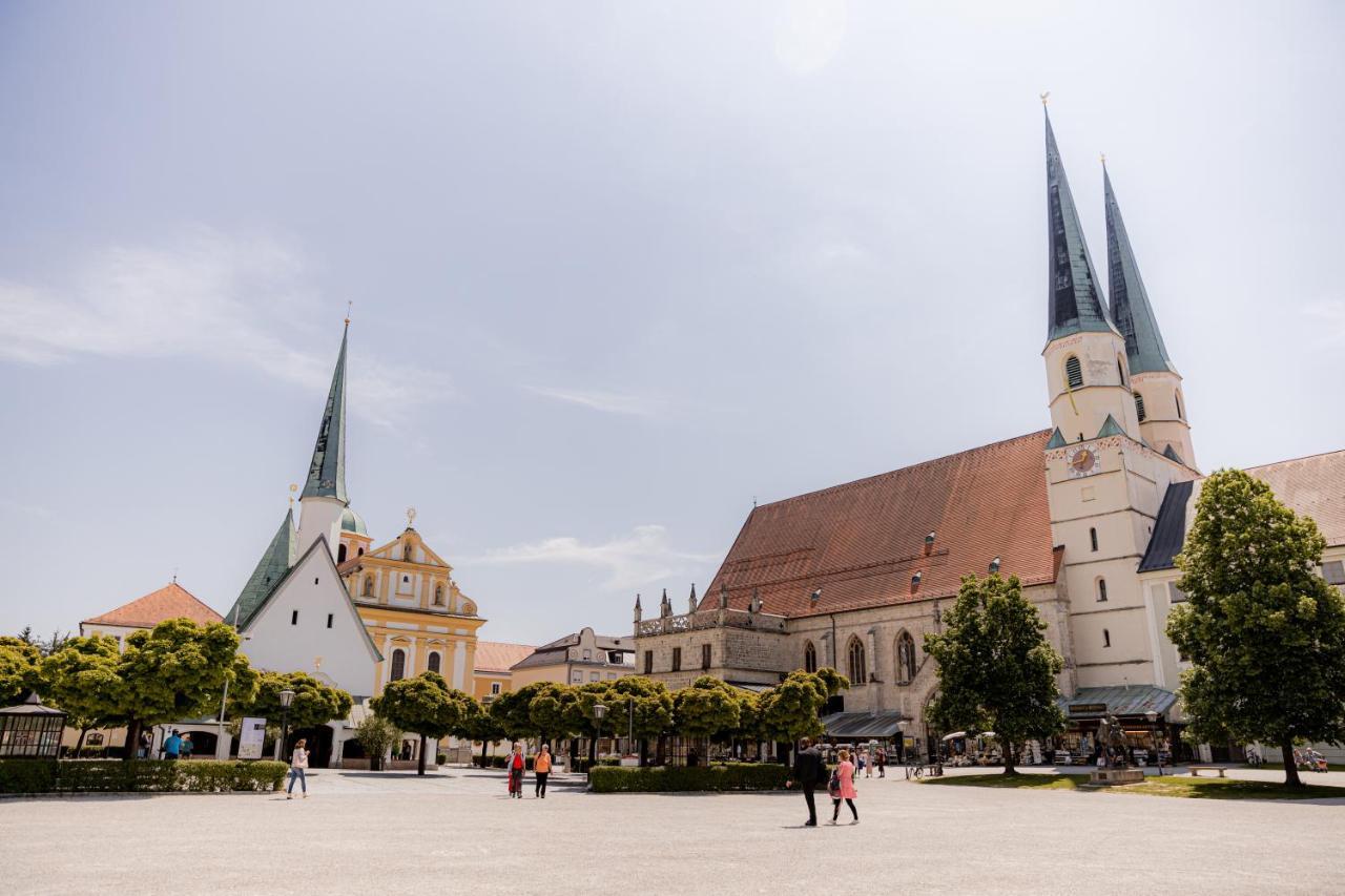 C4S Come4Stay Altoetting - 3-Zi Whg I Zentrale Lage I Parkplatz I Balkon I Wifi I Smarttv I 1 Kingsize, 1 Queensize Bett I Office Arbeitsplatz I Wohnbereich Mit Couch Und Essbereich I Voll Ausgestattete Kueche I Nespresso Exteriér fotografie
